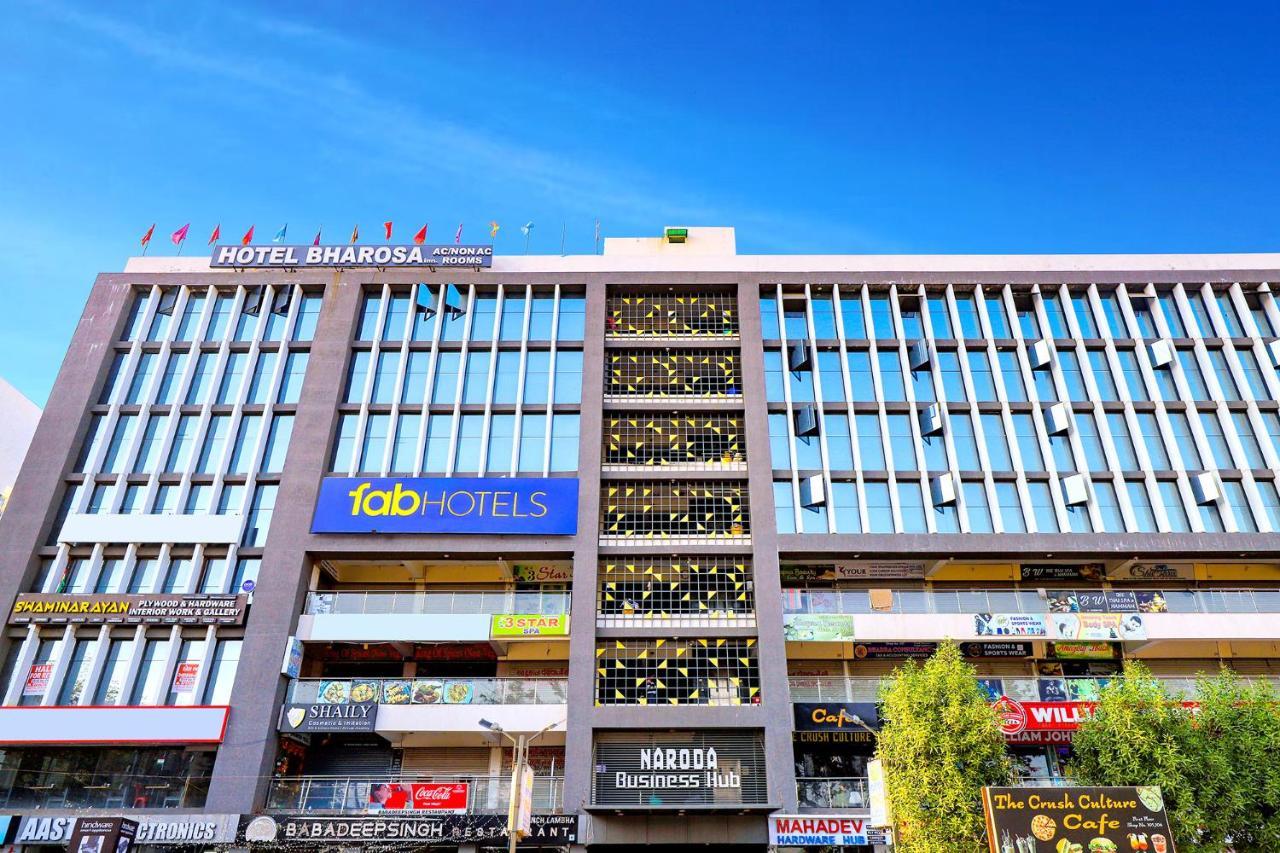 FabHotel Bharosa Inn Ahmedabad Bagian luar foto
