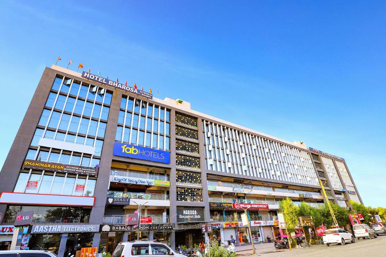 FabHotel Bharosa Inn Ahmedabad Bagian luar foto